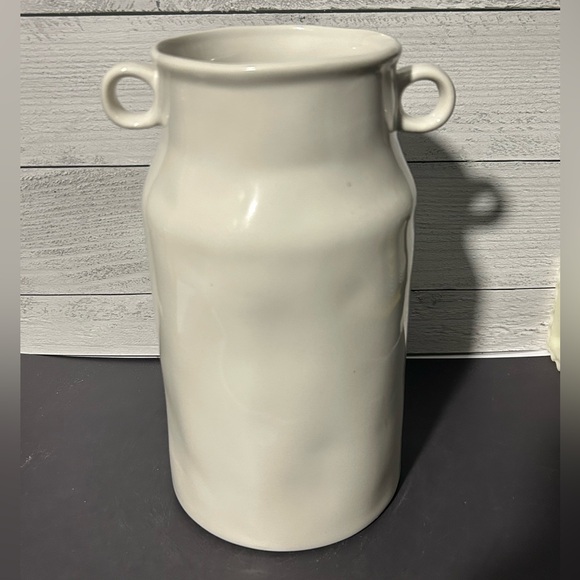 Rae Dunn Poison Ivy Jug Vase - Picture 2 of 2